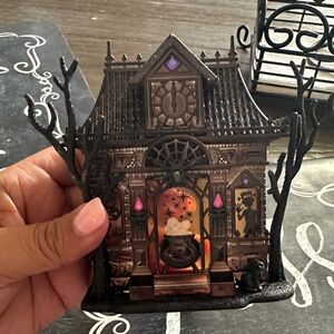 Halloween Haunted House Wallflower plug in